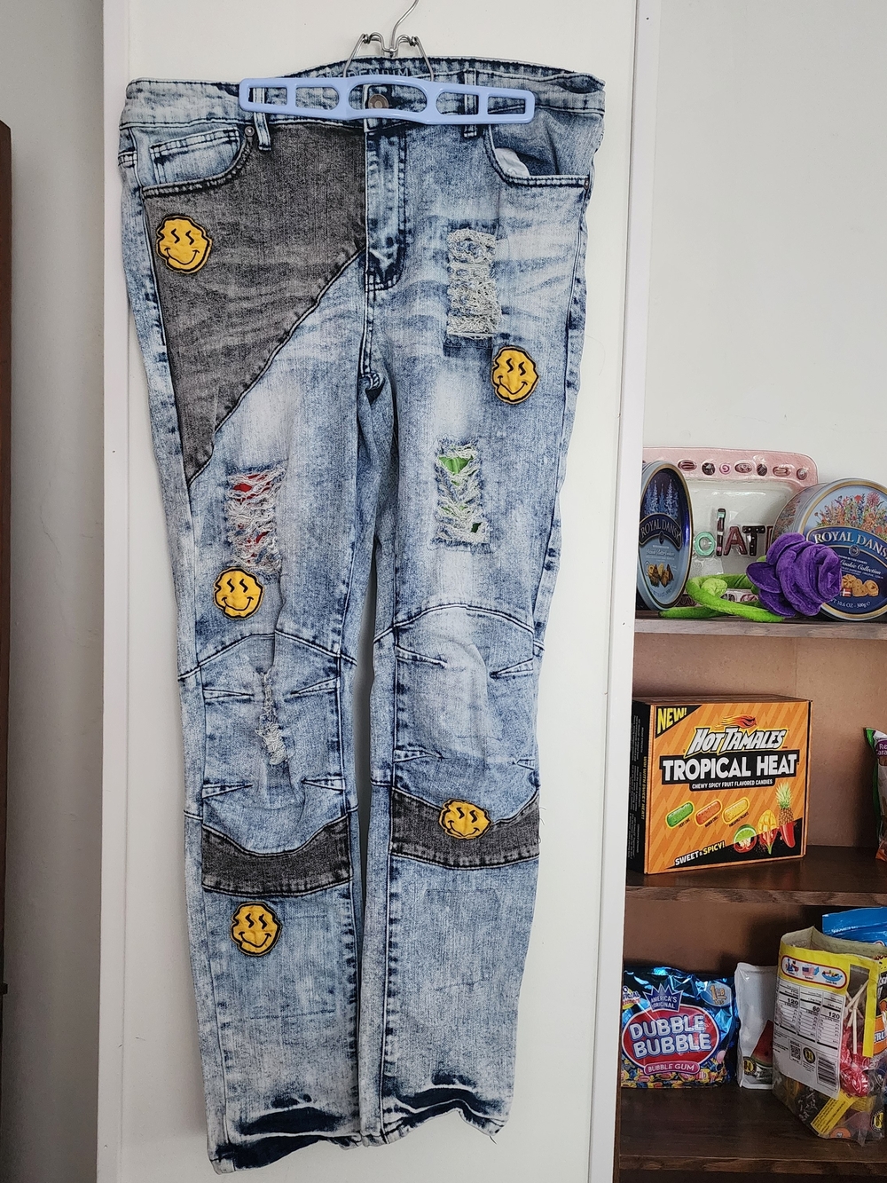 Rue21 Light Wash Distressed Skinny Jeans with Yellow Patch Accents
